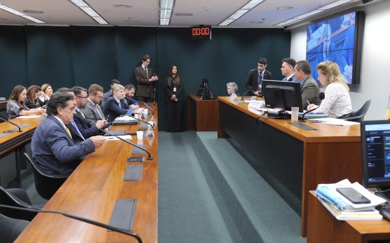 Conselho de Ética continua ouvindo testemunhas sobre ocupação do Plenário