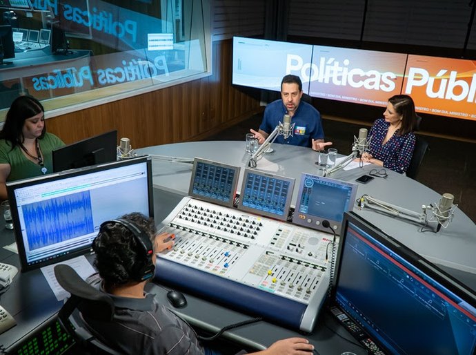 “Estamos falando de tirar milhões de brasileiros da exaustão”, diz Guilherme Boulos sobre a importância do fim da escala 6x1