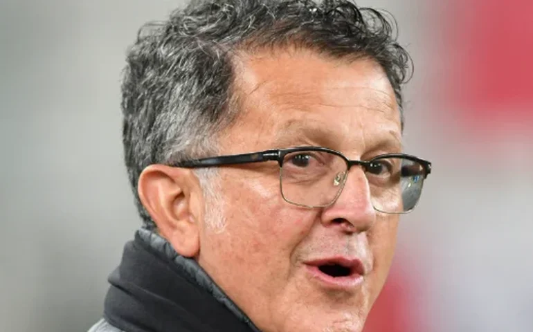 Juan Carlos Osório afasta Sávio por indisciplina e lateral se defende: 'Sempre fui comprometido'