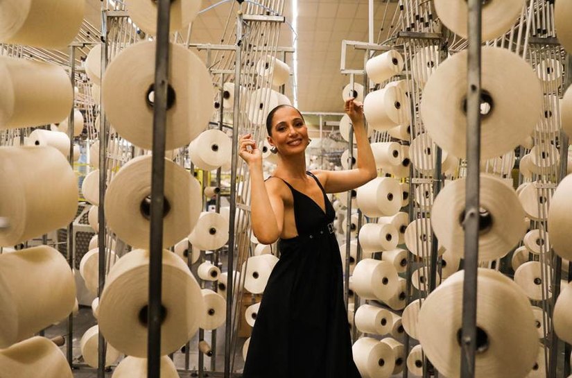 Camila Pitanga estrela série documental da Riachuelo que celebra o Brasil