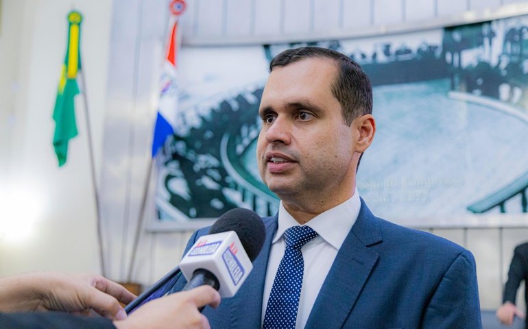 Deputado Fernando Pereira apresenta moção de aplausos na Assembleia Legislativa à procuradora Marluce Caldas pela indicação ao STJ