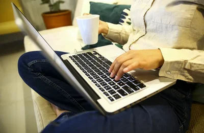 Sete em cada dez brasileiros temem comprar remédios pela internet