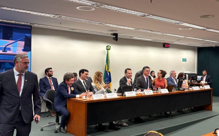 Boulos rejeita transição para o fim da escala 6x1 e destaca avanço de proposta do governo