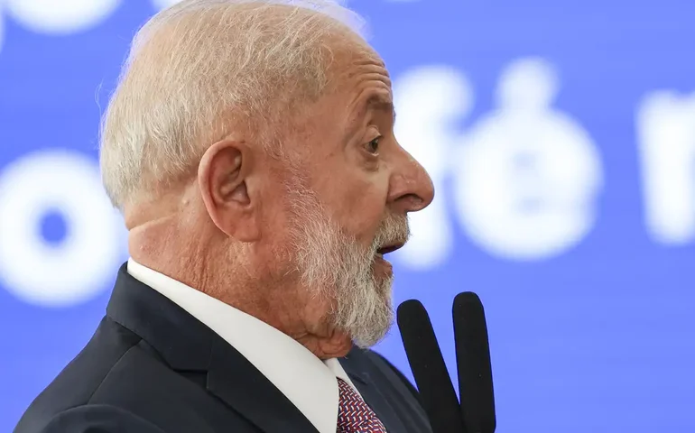 Lula anuncia inclusão de 1,2 milhão de alunos no Pé-de-Meia