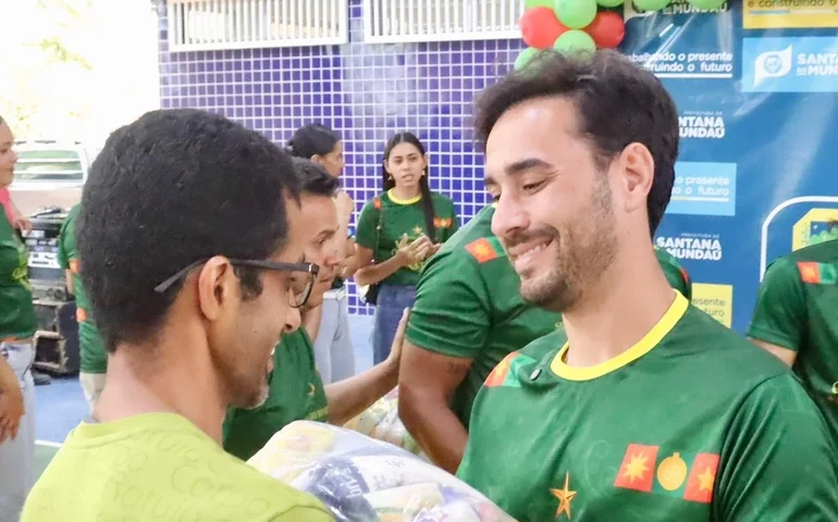 Vivendo a Magia do Natal: prefeitura de Santana do Mundaú inicia programação especial