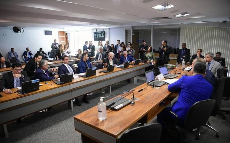 Venda de refinaria a fundo árabe e política anticorrupção tiveram destaque na CTFC