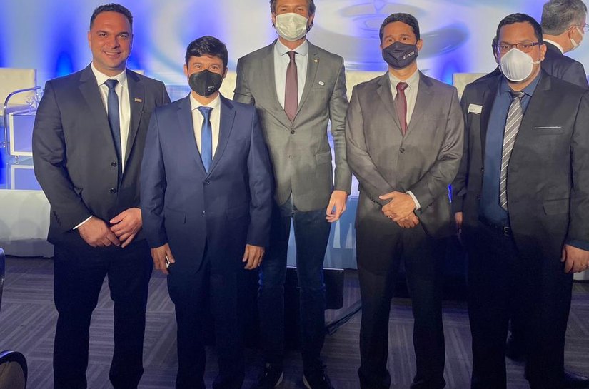Em evento nacional da Abrasel, Pedro Vilela reafirma apoio à geração de empregos e retomada econômica em AL