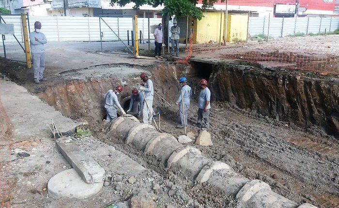 Limpeza complementa as obras de engenharia civil que vêm sendo realizadas