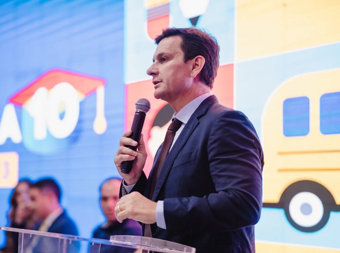 Prefeito Marcelo Beltrão divulga data de pagamento do rateio do Prêmio Escola 10