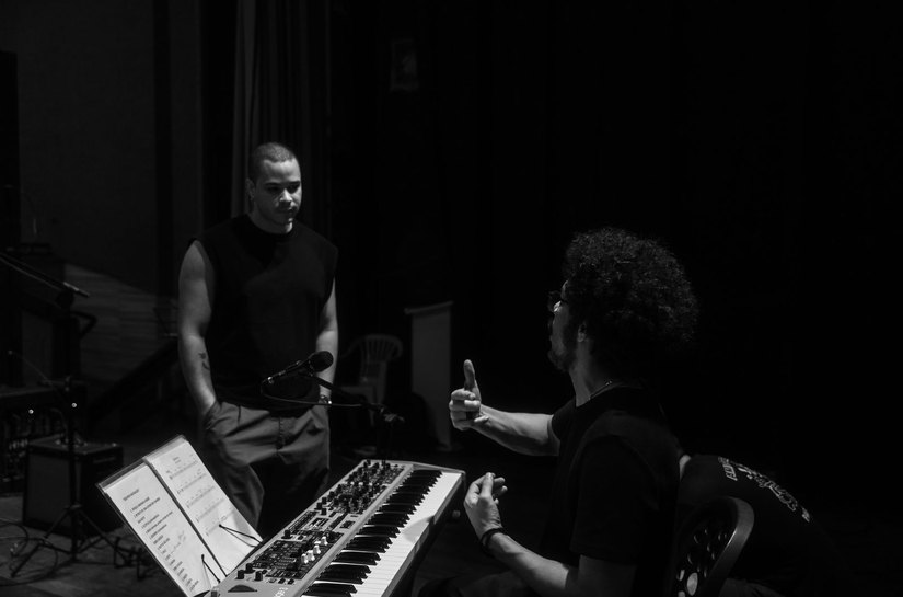 João Calabar e Dinho Zampier apresentam o show Caleidoscópio neste sábado (22), na Ponta Verde