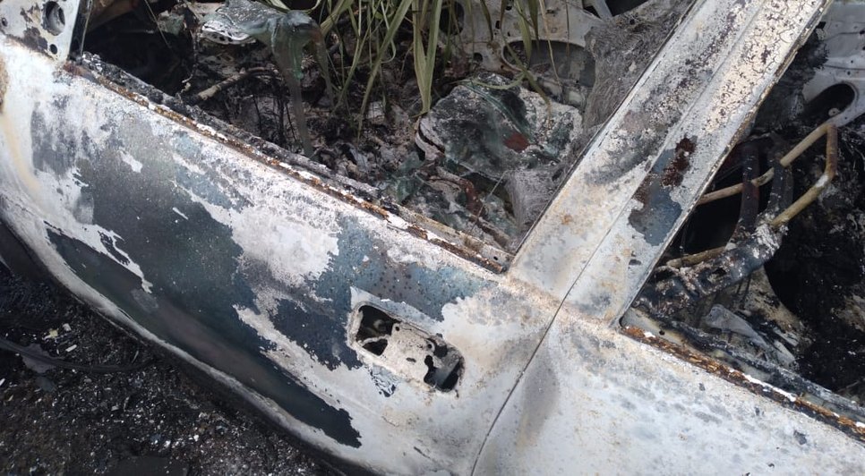 Corpo carbonizado é encontrado dentro de carro com placa policial em Laranjeiras / Foto: Foto: Polícia Militar/SE