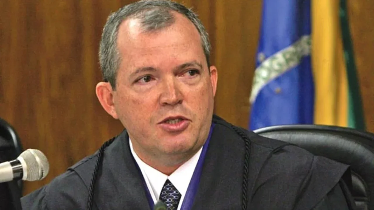 Ministro do TCU critica uso de 'dinheiro esquecido' no Desenrola