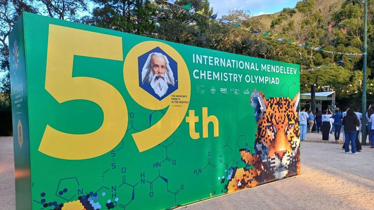 UFMG dá início à Olimpíada Internacional de Química e reforça cooperação entre países do BRICS