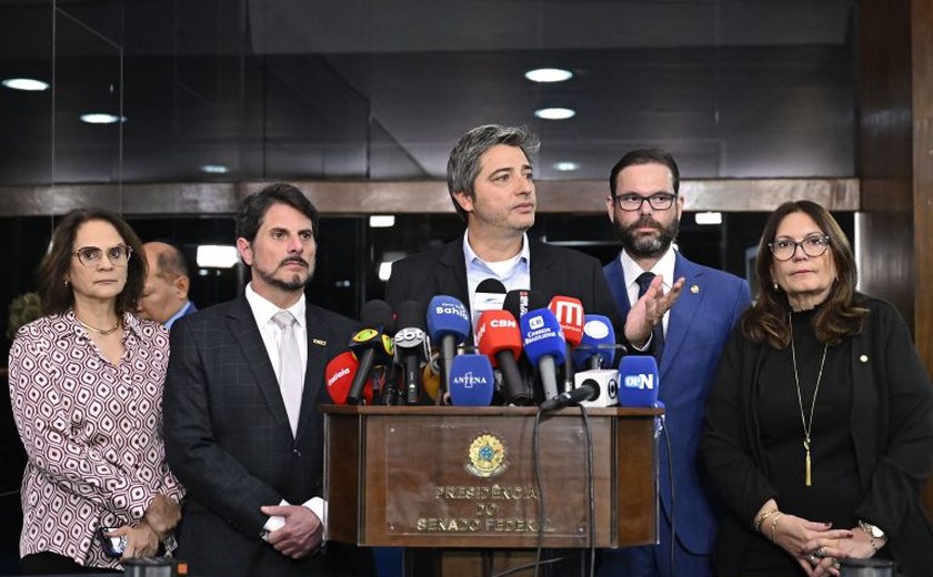 Oposição acusa Moraes de 'abuso de autoridade'; líder do PT comemora vitória do 'Estado de Direito'