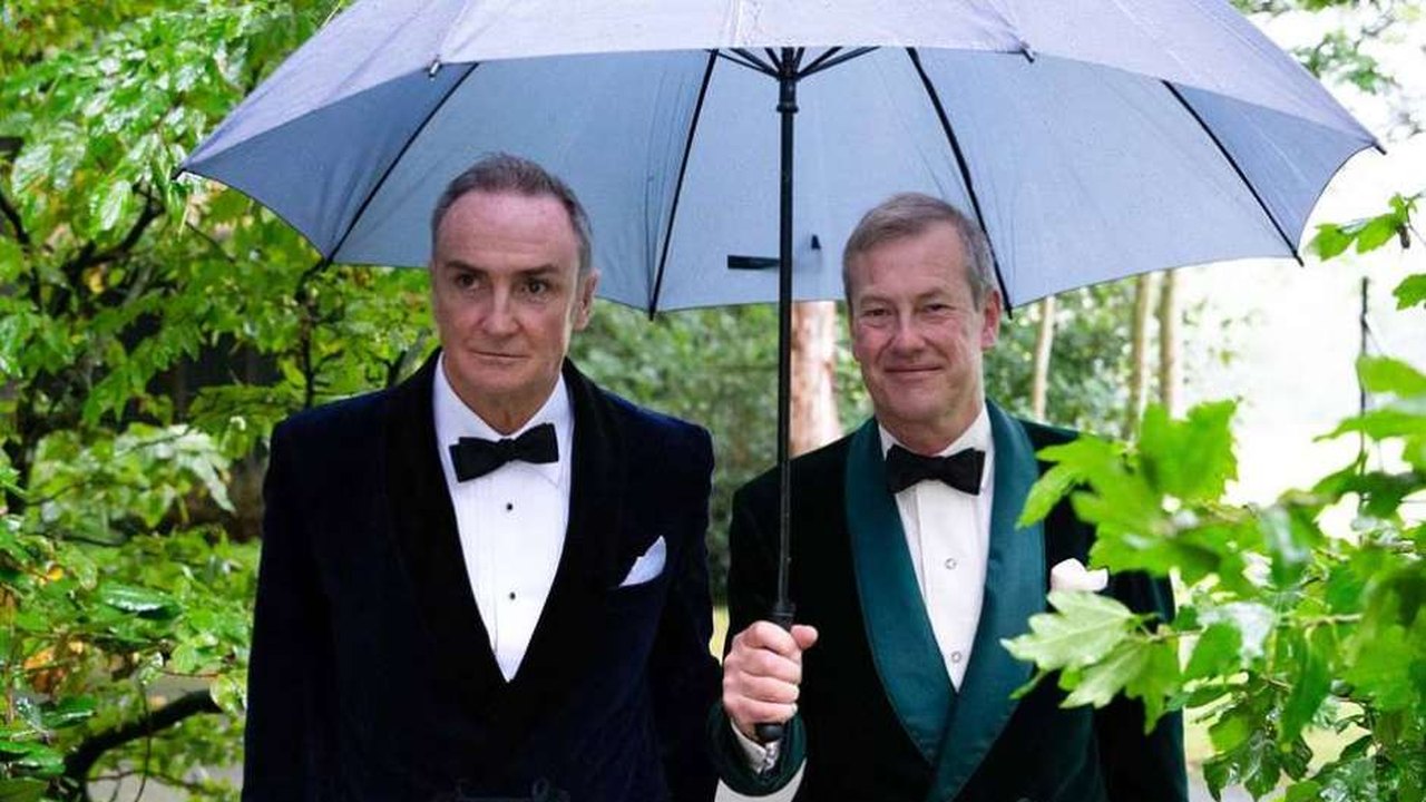 Família real britânica celebra primeiro casamento gay