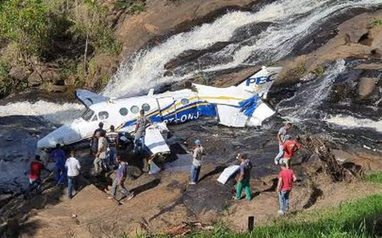 &#8216;É uma área que todos evitam voar, diz piloto sobre queda do avião de Marília
