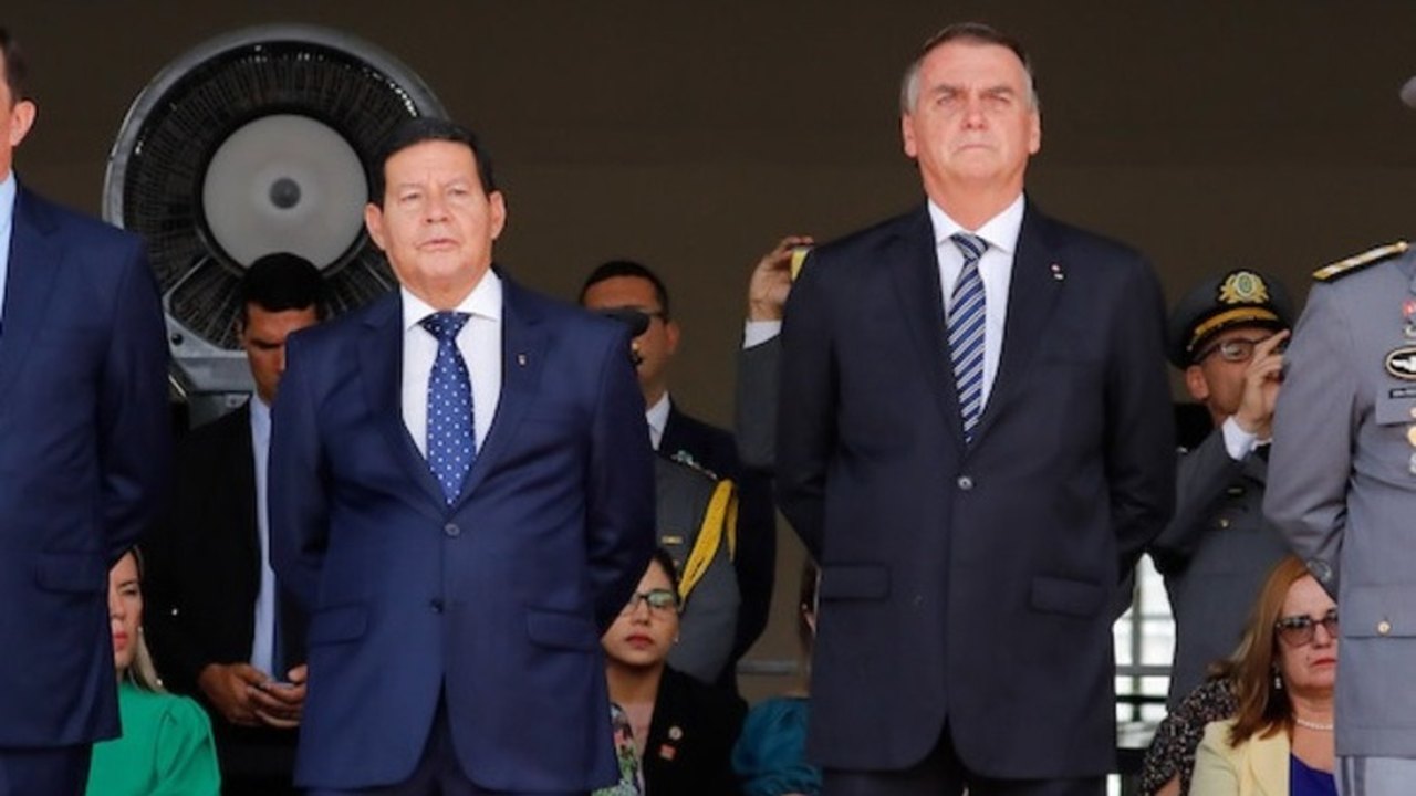 Mourão: Bolsonaro estava ‘meio triste’ em evento, mas transição está andando
