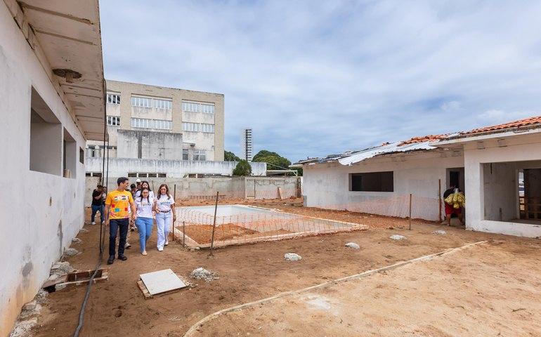 JHC visita obras da Casa do Autista, marco na saúde pública de Maceió