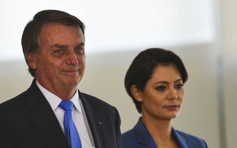 Após recusa de Moraes, Bolsonaro confirma que Michelle o representará na posse de Trump