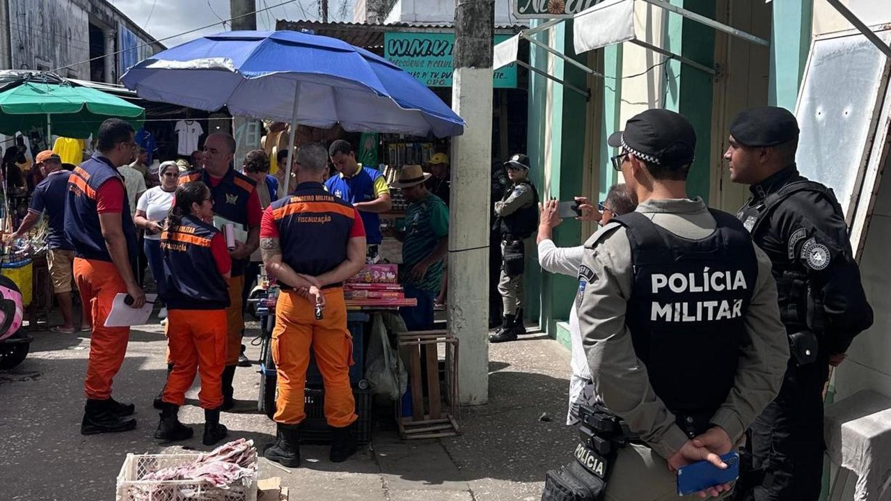 PM participa de operação contra venda irregular de fogos em Penedo