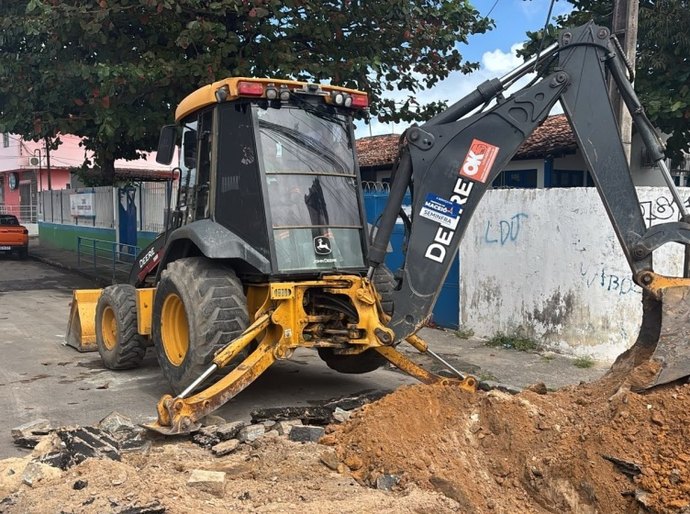 Prefeitura inicia serviços de implantação de nova galeria de águas pluviais no Jacintinho