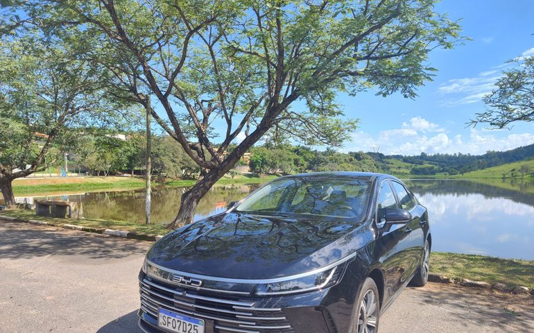 BYD King mostra a autonomia e eficiência da tecnologia híbrida