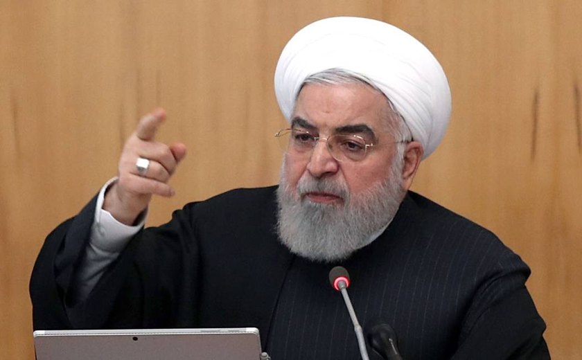 Presidente do Irã rejeita tentativa dos Estados Unidos de restabelecer sanções