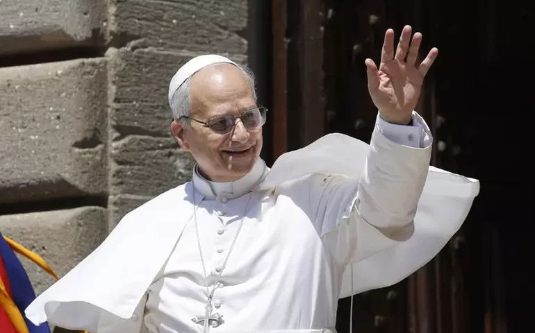Papa Leão XIV diz que retornará ao Vaticano 'em alguns dias'
