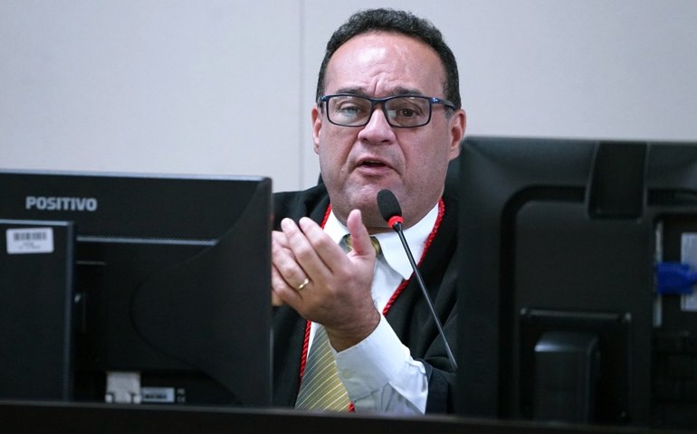 TRT/AL nega pedido de funcionários da Ceal que solicitaram reconhecimento de desvio funcional