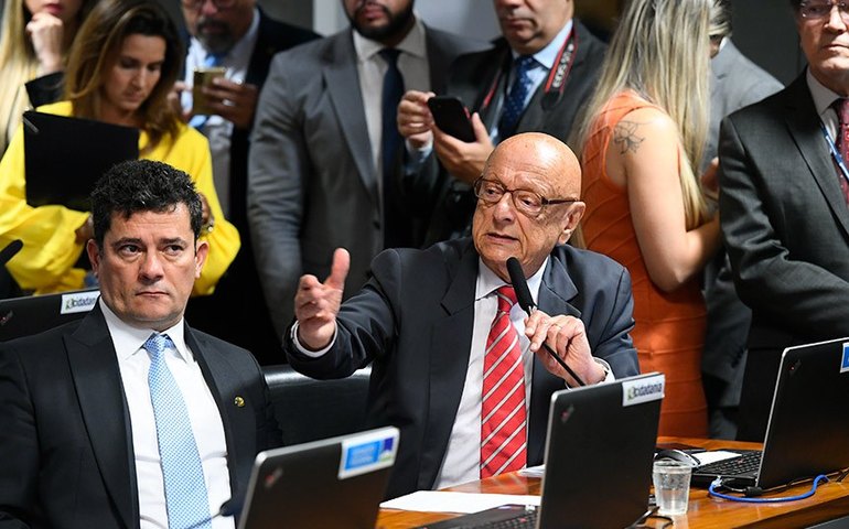 CAE vota recompensa por notícia de crime contra mercado de valores mobiliários