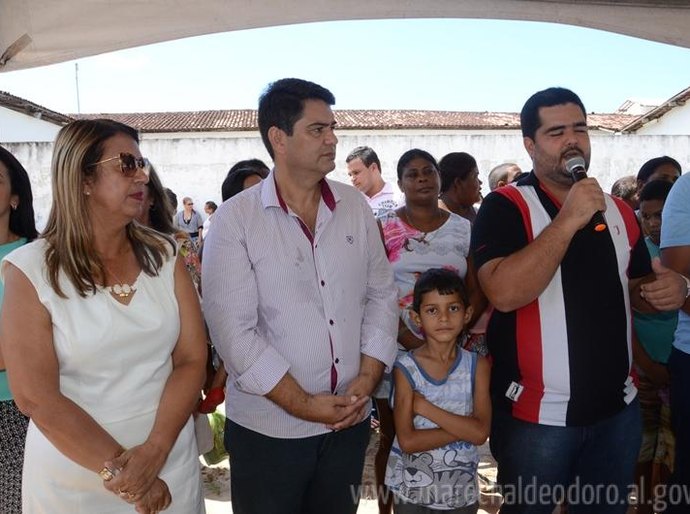 Público prestigiou assinatura de ordem de serviço para quadra de esportes no Taperaguá, Marechal