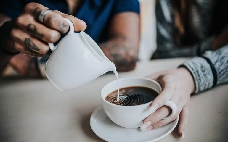 Cafeína pode retardar o envelhecimento das células, sugere pesquisa