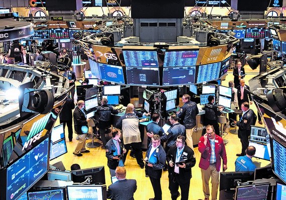 Bolsas de NY fecham em alta, com tecnologia em destaque e recorde no Nasdaq