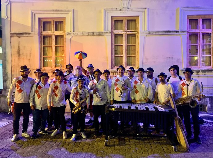 Rex Jazz Bar celebra 10 anos no Jaraguá com festa gratuita na rua e programação diversa