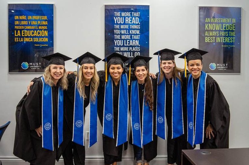 Mês da Mulher: brasileiras lideram busca por especialização internacional visando crescimento profissional, diz estudo