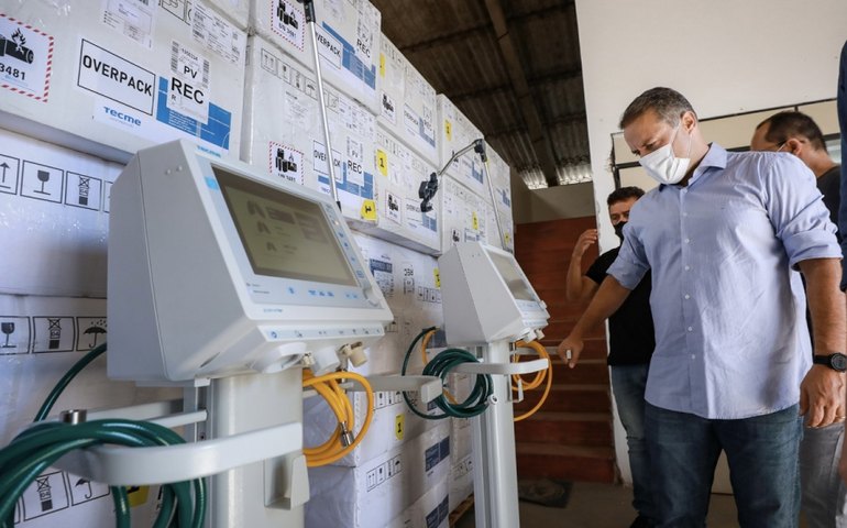 Chegada de novos respiradores garante abertura de mais 40 leitos de UTI para Covid em AL