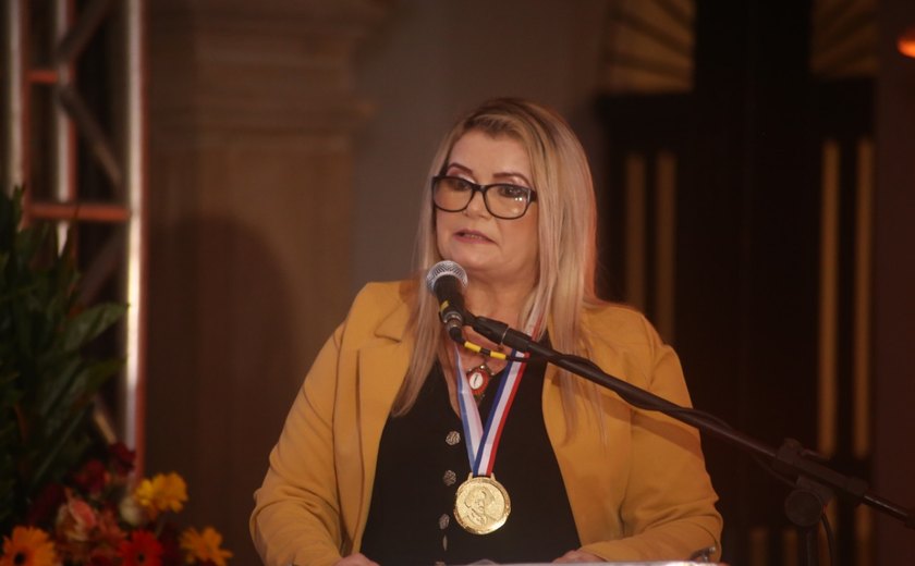 Ex-aluna do Ifal, gestora ambiental é homenageada por trabalho de reciclagem em Marechal Deodoro