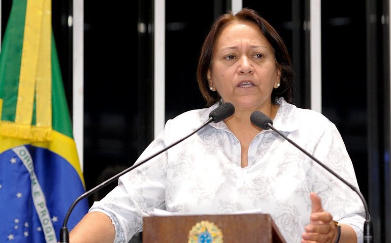 Fátima Bezerra critica decisão do STF pelo corte de salário de servidor grevista