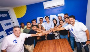 JHC ao lado de vereadores de Japaratinga. Fonte: Redes sociais