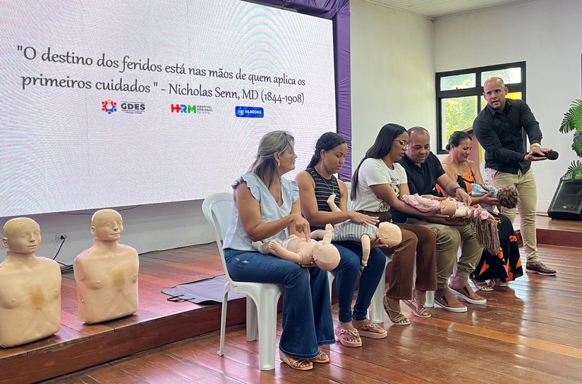Hospital Regional da Mata capacita 200 mães e cuidadoras sobre manobra de desengasgo em crianças