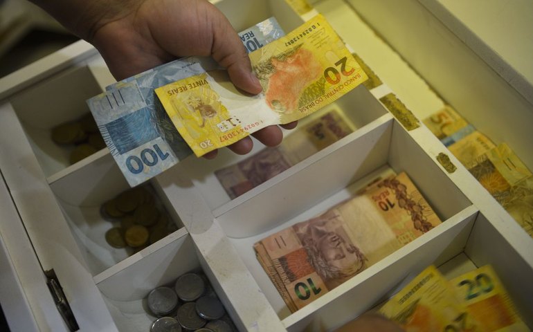 Febraban diz que crédito cresce 0,8% em outubro