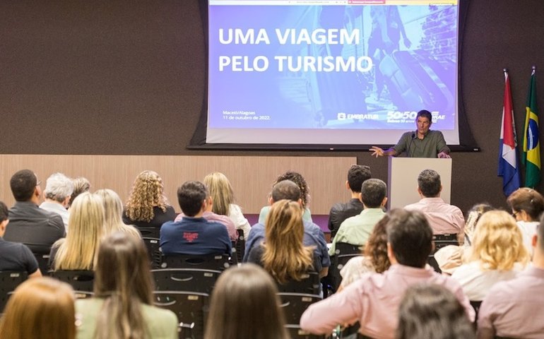 Workshop com a Embratur aborda inteligência de mercado para o turismo alagoano