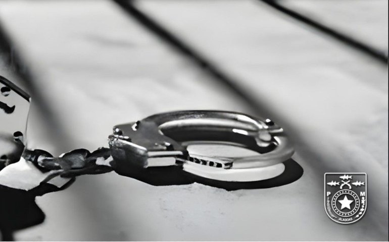 PM-AL prende foragido por tentativa de homicídio e apreende drogas em Maceió