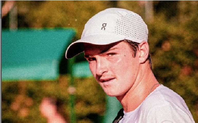 Aos 17 anos, João Fonseca atropela francês Arthur Fils e está nas oitavas de final do Rio Open
