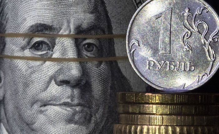 Rublo exibe melhor desempenho no mercado enquanto dólar é vítima da guerra comercial dos EUA Rublo exibe melhor desempenho no mercado enquanto dólar é vítima da guerra comercial dos EUA