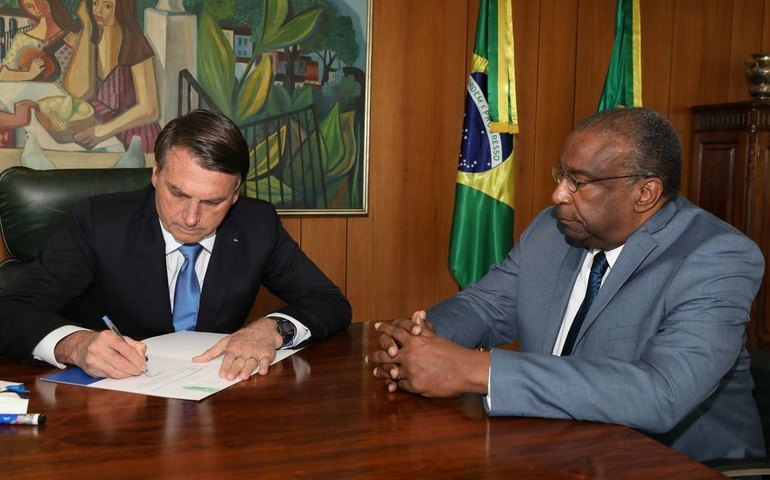 Bolsonaro torna sem efeito nomeação de Decotelli para o Ministério da Educação