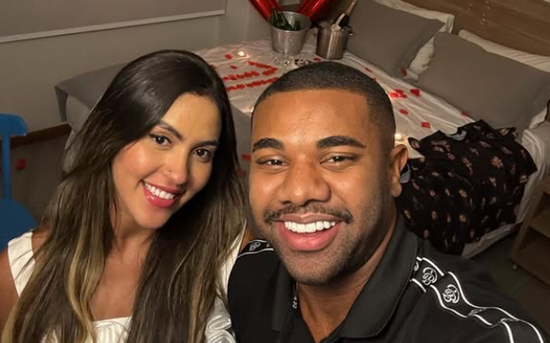 Ex de Davi Brito perdeu bebê, diz assessoria