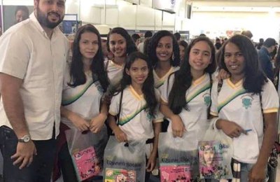 Prefeito de Santana do Mundaú leva alunos da rede municipal à Bienal do Livro