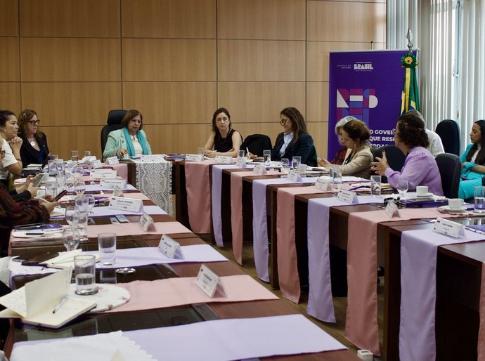 Governo federal quer apoio de times de futebol contra feminicídio