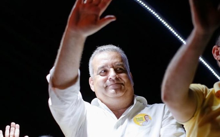 População recebe caravana de Alfredo Gaspar com entusiasmo a um mês das eleições